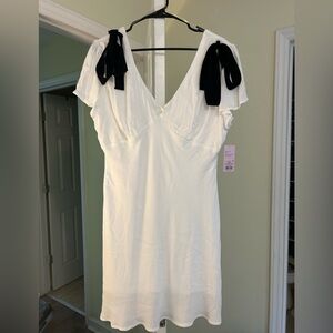 Wild Fable white dress with black bows Size L